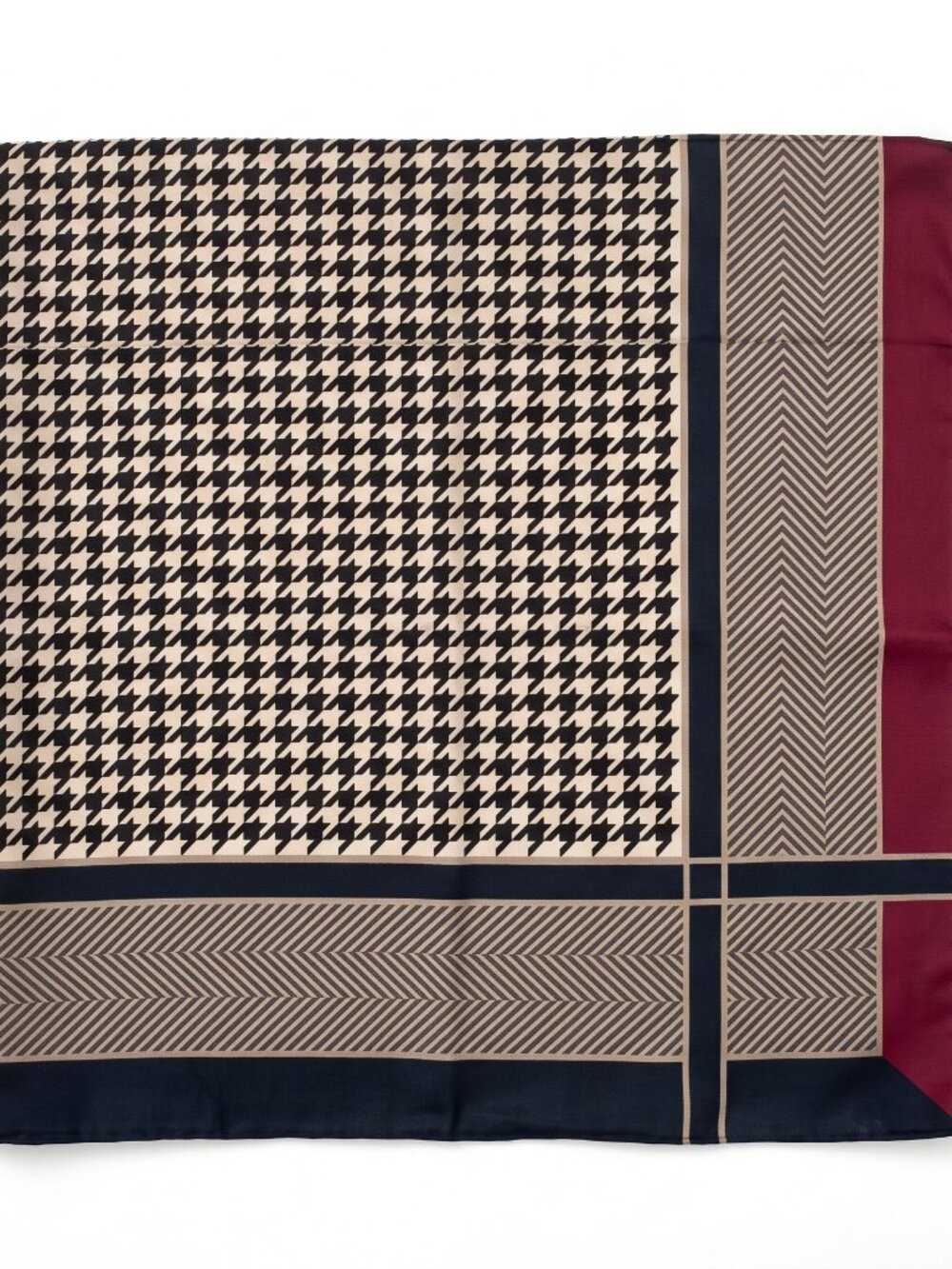 Lumière East Scarf – Heritage Houndstooth | 70% Wool 30% Silk